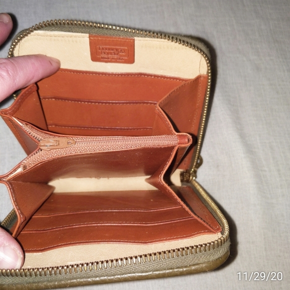 Vtg Dooney & Bourke AWL zip along wallet self trim - Picture 7 of 15